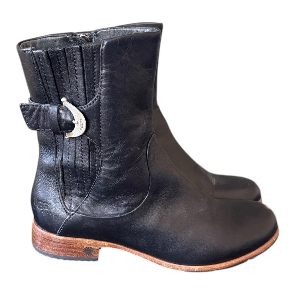 UGG Finnegan‎ Black Leather Silver Buckle Moto Ankle Boots Size 6 / EU 37